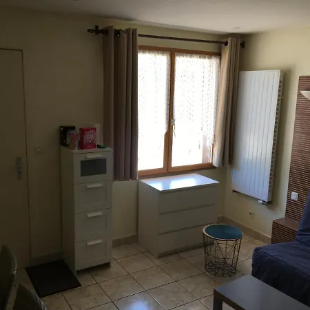Studio Meuble 19 M2 Au Rdc Avec Wifi + Clim+Parking