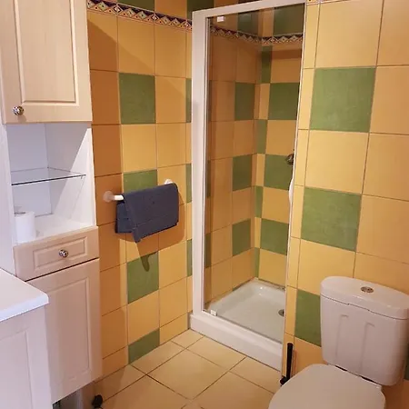 Apartamento Studio Meuble 19 M2 Au Rdc Avec Wifi + Clim+Parking *
